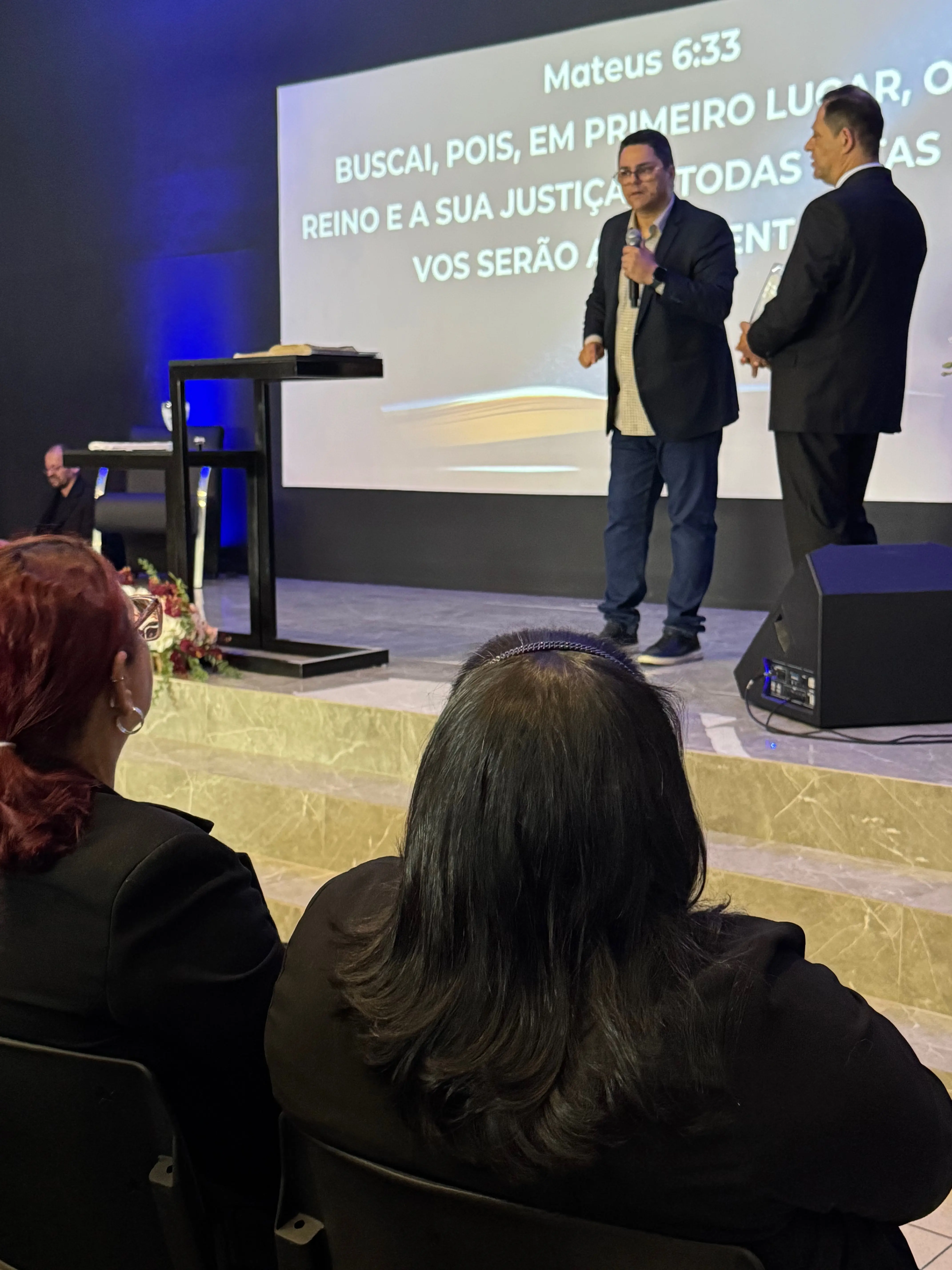 Culto ao vivo - Igreja do Avivamento Cristão - Congregação reunida para adoração